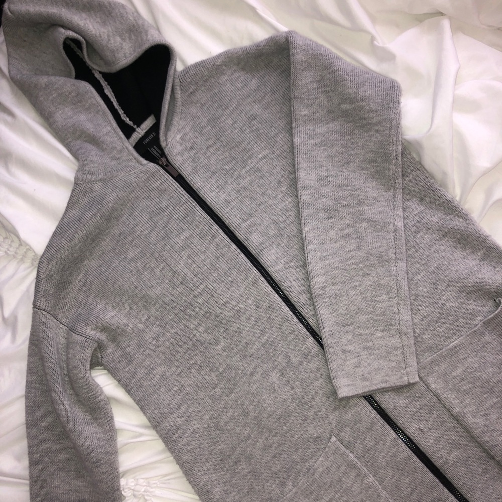 Grey knit sweater/hoodie